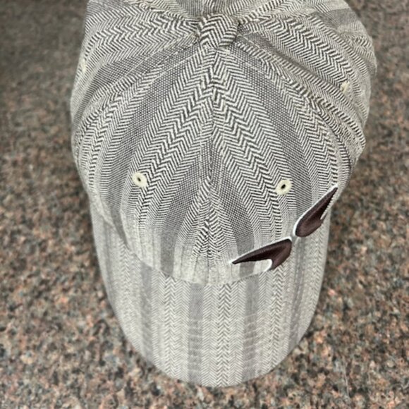 Hurley Flex-fit Baseball hat - Picture 5 of 13